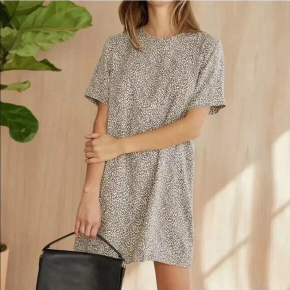 Jenni Kayne Mini Dress Leopard Print T-Shirt Shift Size M Viscose Quiet Luxury - Picture 1 of 9